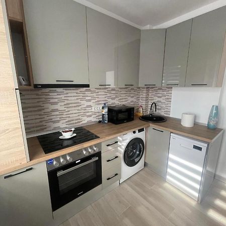 Luxury Apartment Pitesti Bagian luar foto