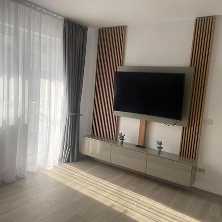 Luxury Apartment Pitesti Bagian luar foto