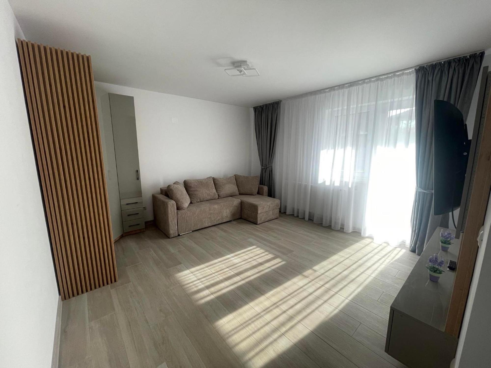 Luxury Apartment Pitesti Bagian luar foto